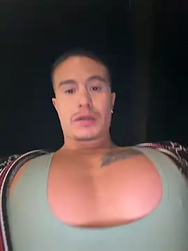 Snapshot of RaySullivan chatting on February 14, 12:07 am RaySullivan online show from February 14, 12:07 am