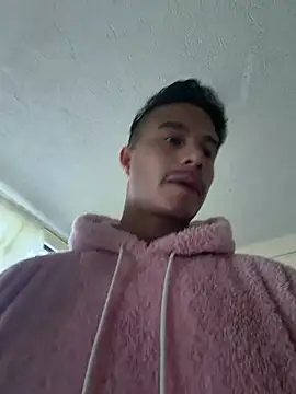 Snapshot of RaySullivan chatting on February 20, 7:58 pm RaySullivan online show from February 20, 7:58 pm