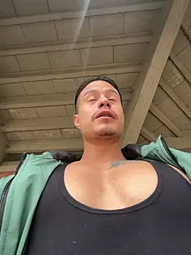 Snapshot of RaySullivan chatting on February 23, 4:48 pm RaySullivan online show from February 23, 4:48 pm