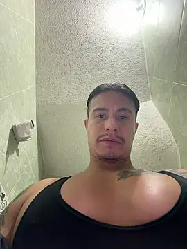 Snapshot of RaySullivan chatting on February 28, 3:07 am RaySullivan online show from February 28, 3:07 am