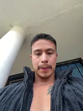 Snapshot of RaySullivan chatting on March 20, 8:25 pm RaySullivan online show from March 20, 8:25 pm