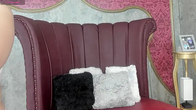 LucieLace online show from February 7, 12:20 pm