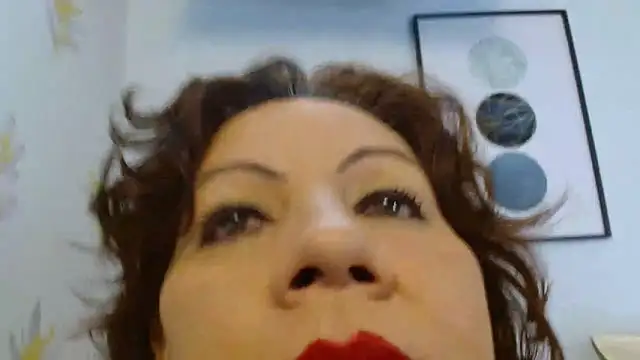 Snapshot of Rosalie_Durand chatting on April 20, 7:37 pm Rosalie Durand online show from April 20, 7:37 pm
