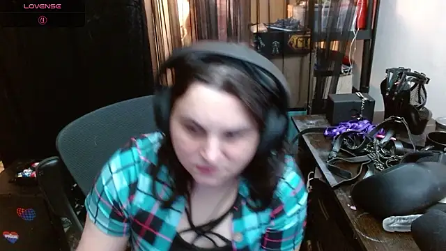 Snapshot of Salacious_Sage chatting on February 22, 11:25 pm Salacious Sage online show from February 22, 11:25 pm