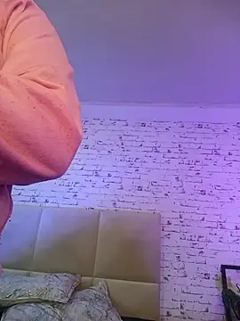 Snapshot of April_Kay chatting on November 29, 3:31 am April Kay online show from November 29, 3:31 am