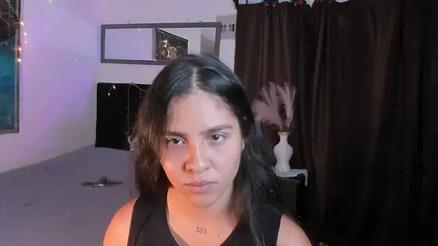 alisaa jhons1 online show from January 9, 1:19 am