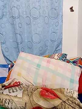 Snapshot of dulce_amor19 chatting on November 27, 12:24 am dulce amor19 online show from November 27, 12:24 am