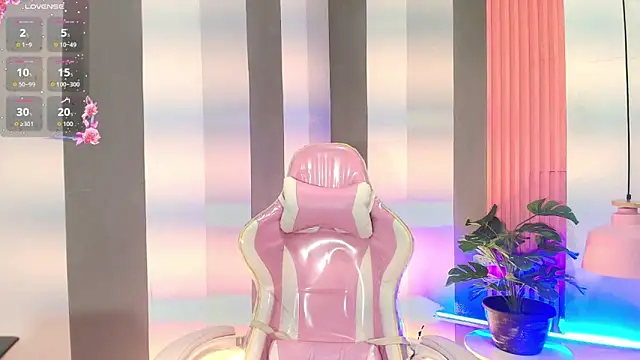 Snapshot of camii_raux chatting on November 15, 3:48 am camii raux online show from November 15, 3:48 am