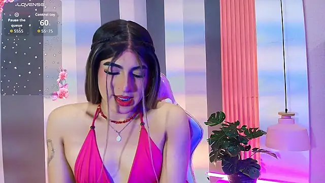 camii raux online show from December 20, 3:46 am