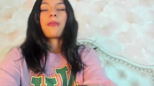 Snapshot of Madhison_5 chatting on November 23, 8:41 pm Madhison 5 online show from November 23, 8:41 pm