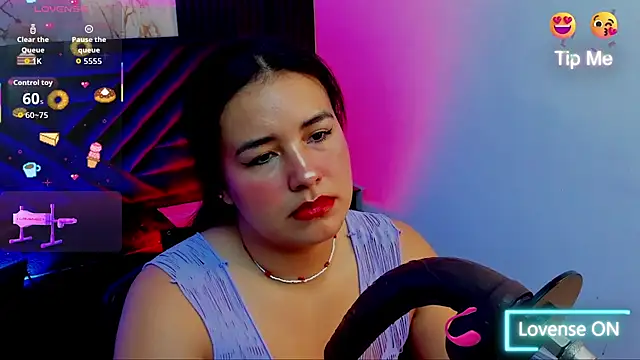 Snapshot of Lalalemoonds chatting on December 4, 1:20 pm Lalalemoonds online show from December 4, 1:20 pm