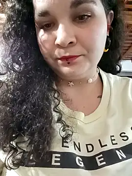 Snapshot of Reichel05_ chatting on November 9, 4:55 am Reichel05 online show from November 9, 4:55 am