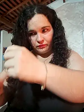 Snapshot of Reichel05_ chatting on November 22, 5:50 am Reichel05 online show from November 22, 5:50 am