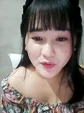 Snapshot of Anngela_18 chatting on November 19, 2:00 am Anngela 18 online show from November 19, 2:00 am