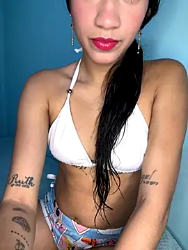 Snapshot of sofia_love05 chatting on November 15, 6:00 am sofia love05 online show from November 15, 6:00 am