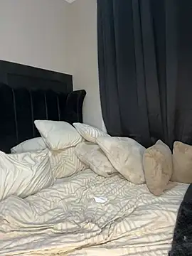 innocentskyee online show from February 5, 7:40 pm