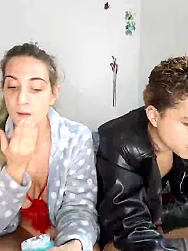 minervaystiven online show from November 16, 5:46 am