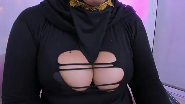 Snapshot of samiraa_haalem chatting on July 5, 6:37 pm samiraa haalem online show from July 5, 6:37 pm