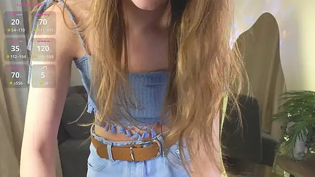 Snapshot of yes_Alice chatting on December 3, 6:21 am yes Alice online show from December 3, 6:21 am