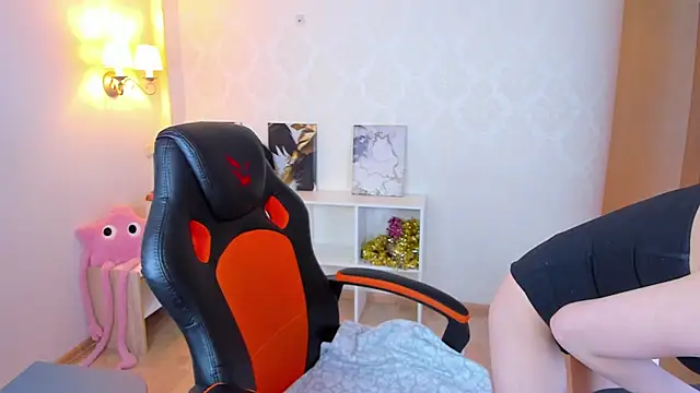 Twin kies online show from February 10, 6:23 pm