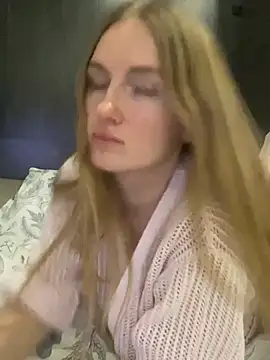 Snapshot of olliebells chatting on March 4, 4:02 pm olliebells online show from March 4, 4:02 pm