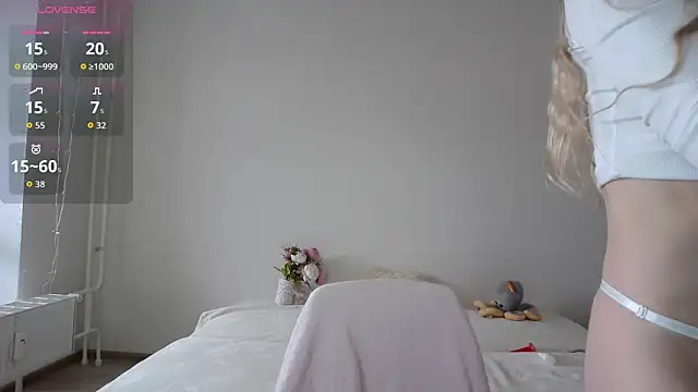 Snapshot of olliebells chatting on March 29, 8:58 am olliebells online show from March 29, 8:58 am