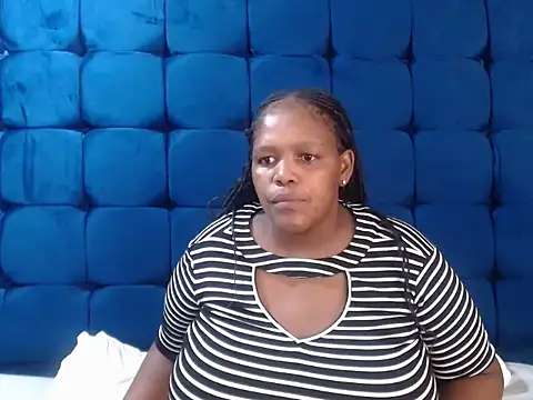 Snapshot of StunningChunky chatting on November 10, 10:36 am StunningChunky online show from November 10, 10:36 am