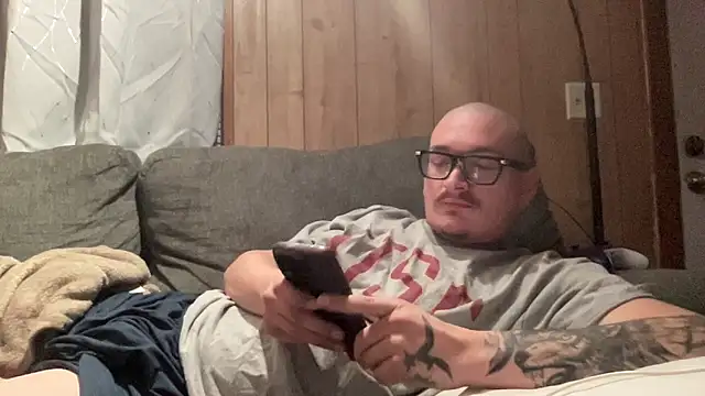 unfortun802 online show from December 19, 9:05 am