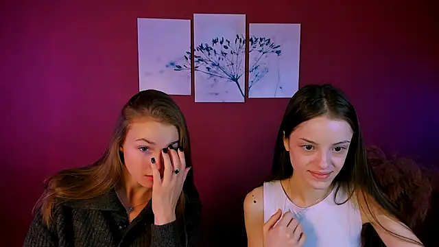 Snapshot of mia_starrr_ chatting on November 17, 10:10 am mia starrr online show from November 17, 10:10 am