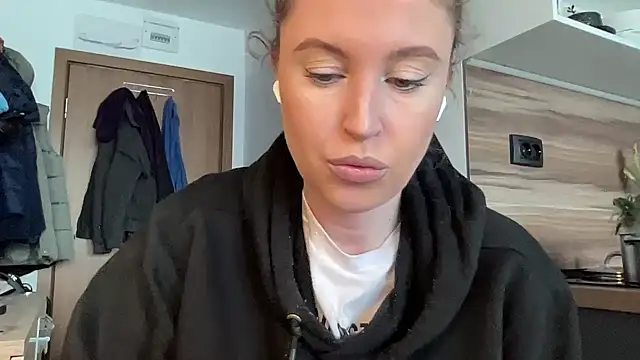 Ameli8 online show from February 6, 10:07 am