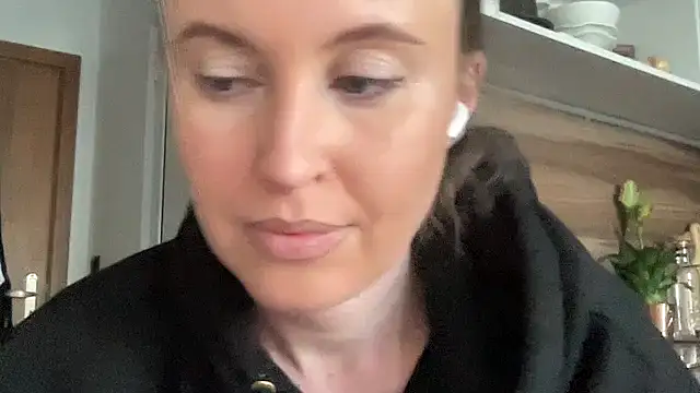 Snapshot of Ameli8 chatting on March 13, 3:40 pm Ameli8 online show from March 13, 3:40 pm