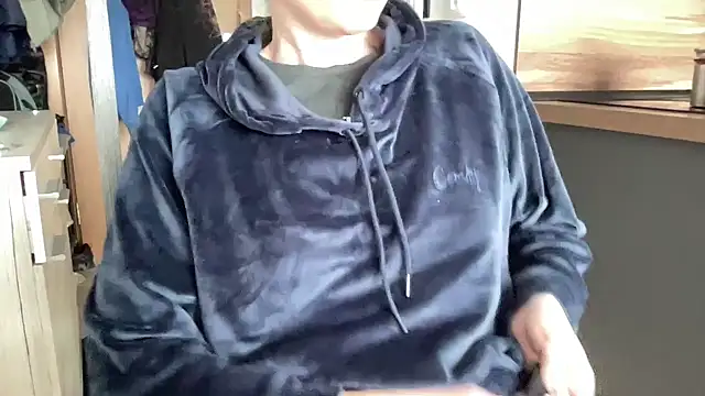 Snapshot of Ameli8 chatting on March 28, 1:33 pm Ameli8 online show from March 28, 1:33 pm