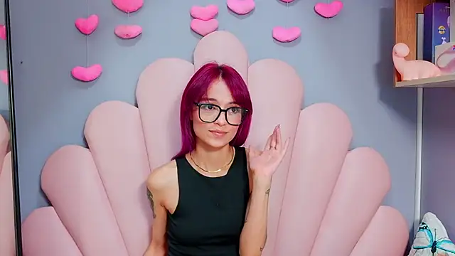 Snapshot of luci_miller chatting on June 20, 3:53 am luci miller online show from June 20, 3:53 am