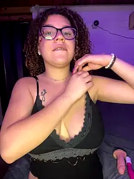 Snapshot of Lolavenezia chatting on December 3, 10:46 am Lolavenezia online show from December 3, 10:46 am