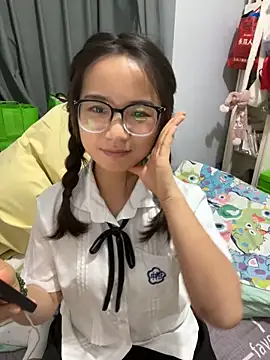 Snapshot of Hmm_0303 chatting on November 11, 2:17 pm Hmm 0303 online show from November 11, 2:17 pm