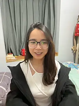 Snapshot of Hmm_0303 chatting on November 17, 2:34 pm Hmm 0303 online show from November 17, 2:34 pm