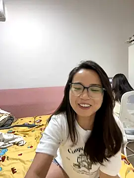 Snapshot of Hmm_0303 chatting on November 28, 2:09 pm Hmm 0303 online show from November 28, 2:09 pm