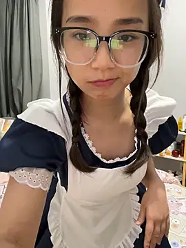 Snapshot of Hmm_0303 chatting on December 2, 2:34 pm Hmm 0303 online show from December 2, 2:34 pm