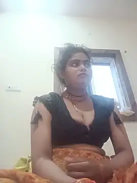 Snapshot of Riya_lovely0143 chatting on June 12, 11:46 pm Riya lovely0143 online show from June 12, 11:46 pm