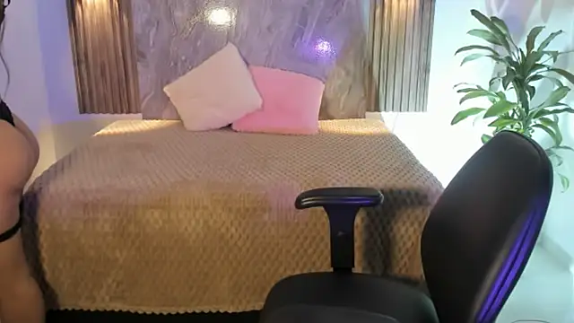 Snapshot of Kate_owens2 chatting on November 21, 7:12 pm Kate owens2 online show from November 21, 7:12 pm