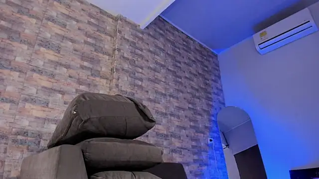 valen gill online show from March 22, 1:14 pm