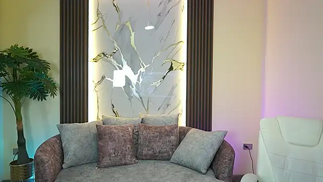 Snapshot of TessaaFox chatting on December 1, 11:48 am TessaaFox online show from December 1, 11:48 am