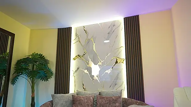 Snapshot of TessaaFox chatting on December 2, 11:37 am TessaaFox online show from December 2, 11:37 am