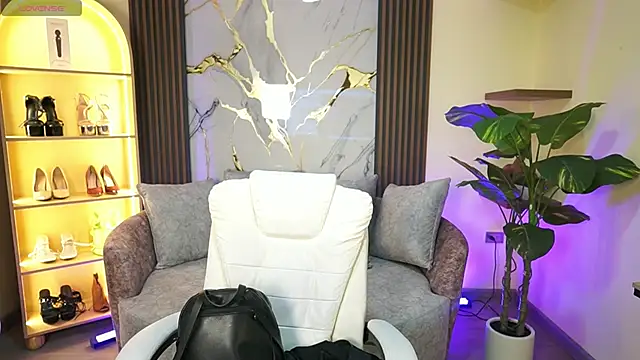 TessaaFox online show from February 17, 11:50 am