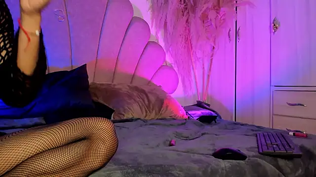 Dominique Rae online show from March 6, 7:54 pm