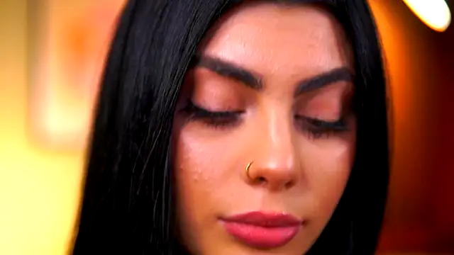 Snapshot of RavennaDArcy chatting on November 26, 8:10 pm RavennaDArcy online show from November 26, 8:10 pm