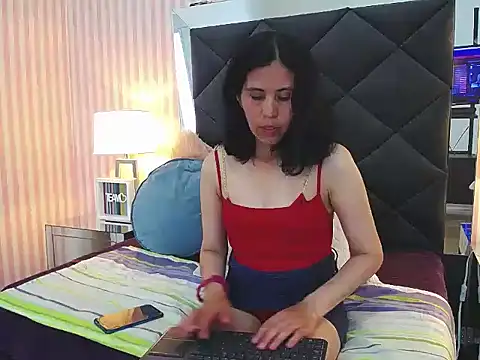 Snapshot of GiselaZivic chatting on July 28, 7:39 pm GiselaZivic online show from July 28, 7:39 pm