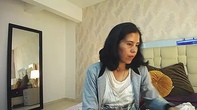 Snapshot of GiselaZivic chatting on July 29, 7:23 pm GiselaZivic online show from July 29, 7:23 pm