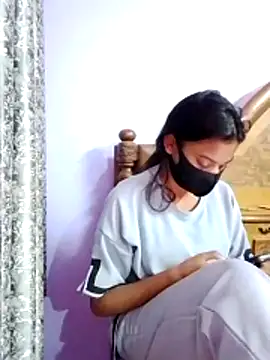 Student12th online show from February 3, 4:45 pm