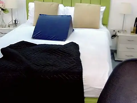 Snapshot of sebastian_cruz_ chatting on November 24, 7:13 pm sebastian cruz online show from November 24, 7:13 pm